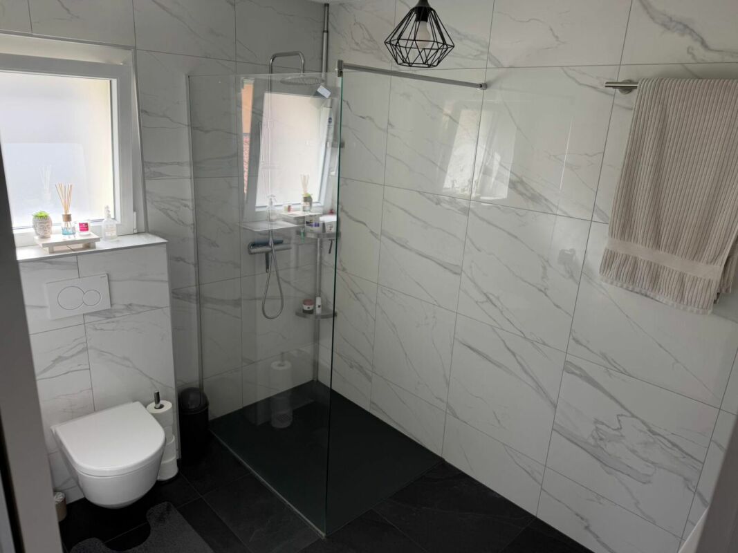 Spacieux et lumineux appartement de 3,5 pièces avec grande terrasse à Saxon - Bild 8