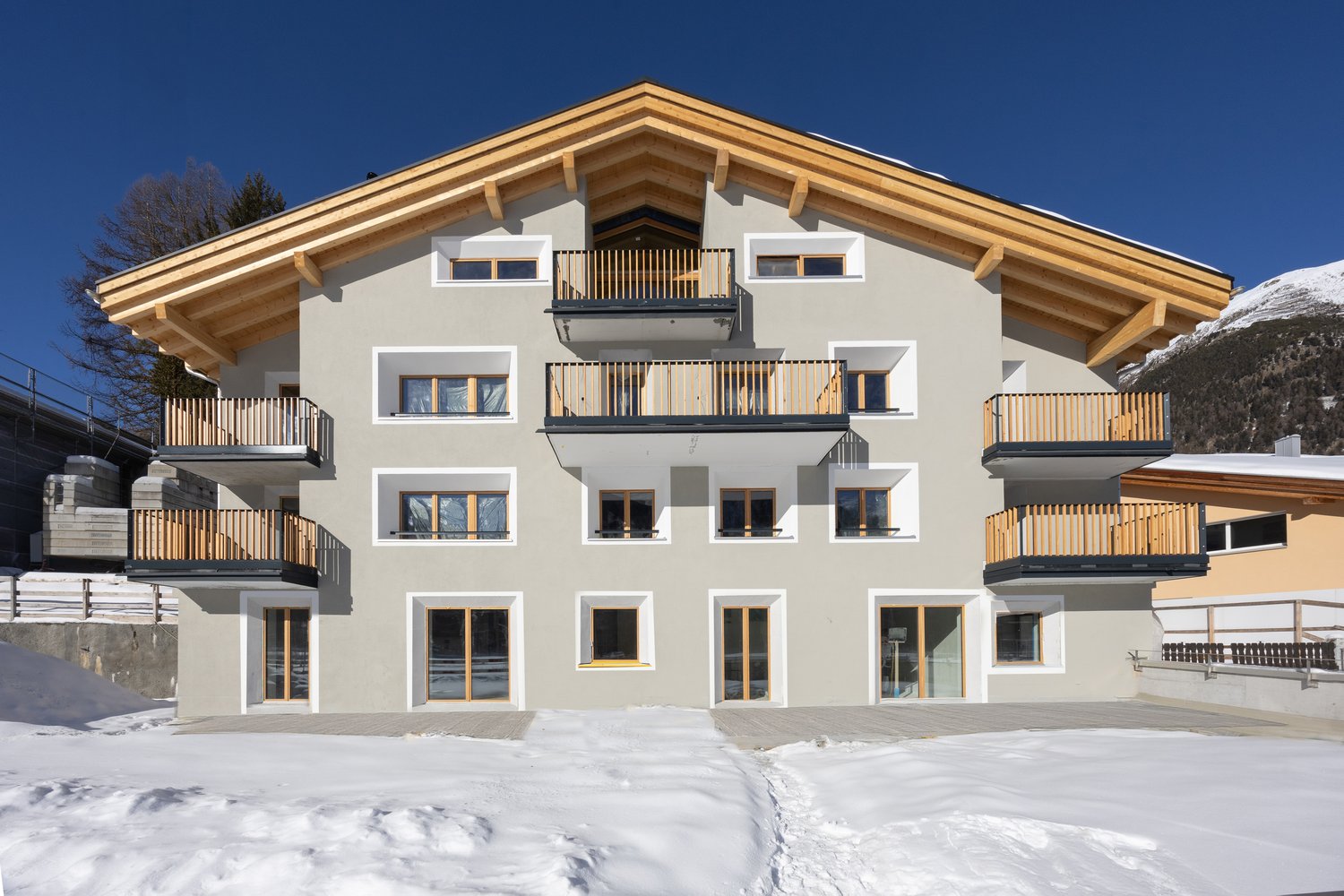 Luxuriöse 4.5-Zimmer-Parterrewohnung in Bever - Erstbezug 2026 - Bild 3