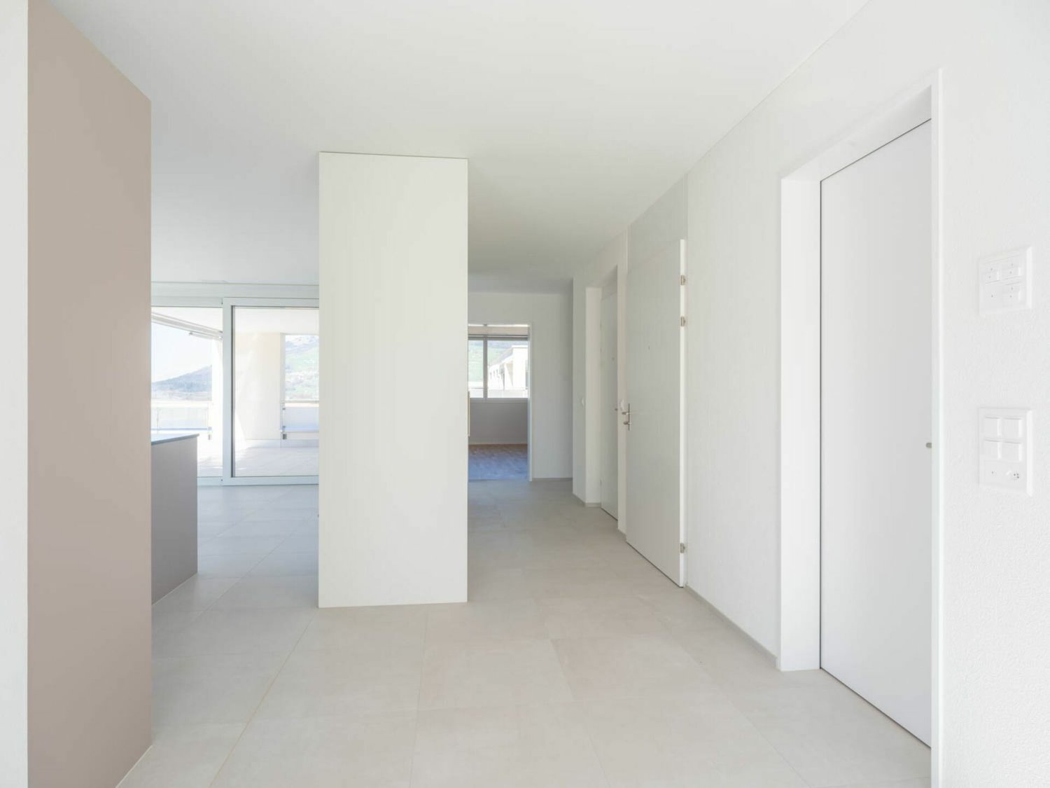 Exklusive 5.5-Zimmer-Attikawohnung mit direktem Liftzugang, See- & Bergsicht - Bild 7