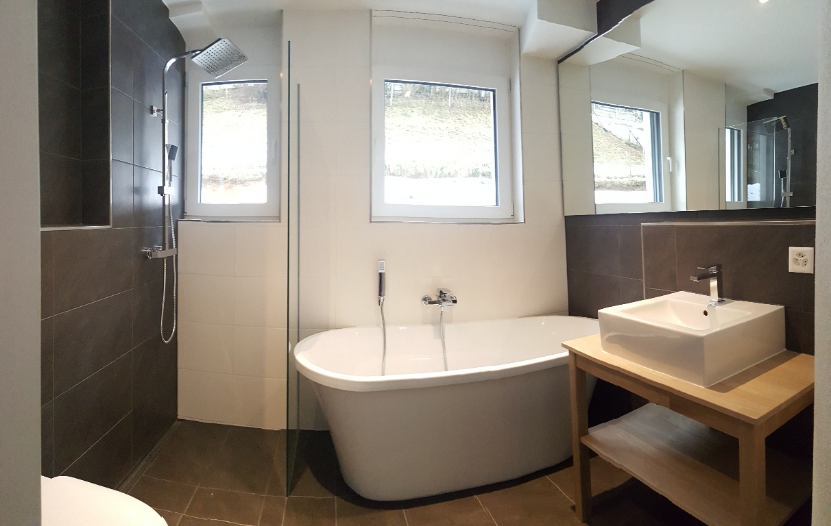 Helle 3.5 Zimmer Dachwohnung mit grossem Balkon -  Bild 1