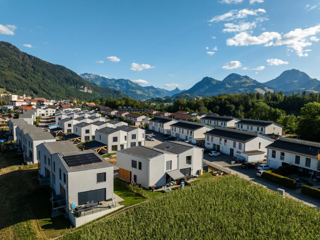 Sehr schöne 4,5-Zimmer-Villa mit Blick auf die Berge und den Gruyère-See (B1.2) -  Bild 2
