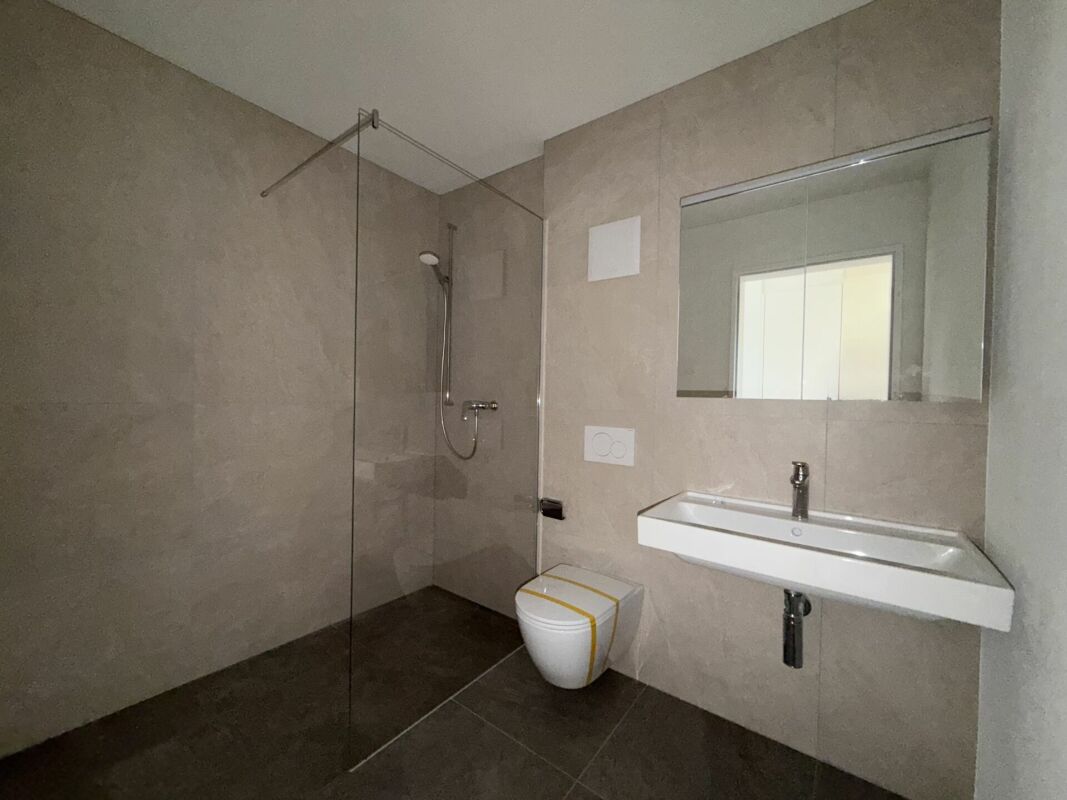 Neubau 4.5 Zimmer-Wohnung im 1. OG mit Tiefgarage -  Bild 9