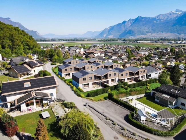 Angrenzende Villa mit 4,5 Zimmern und herrlicher Aussicht -  Bild 1
