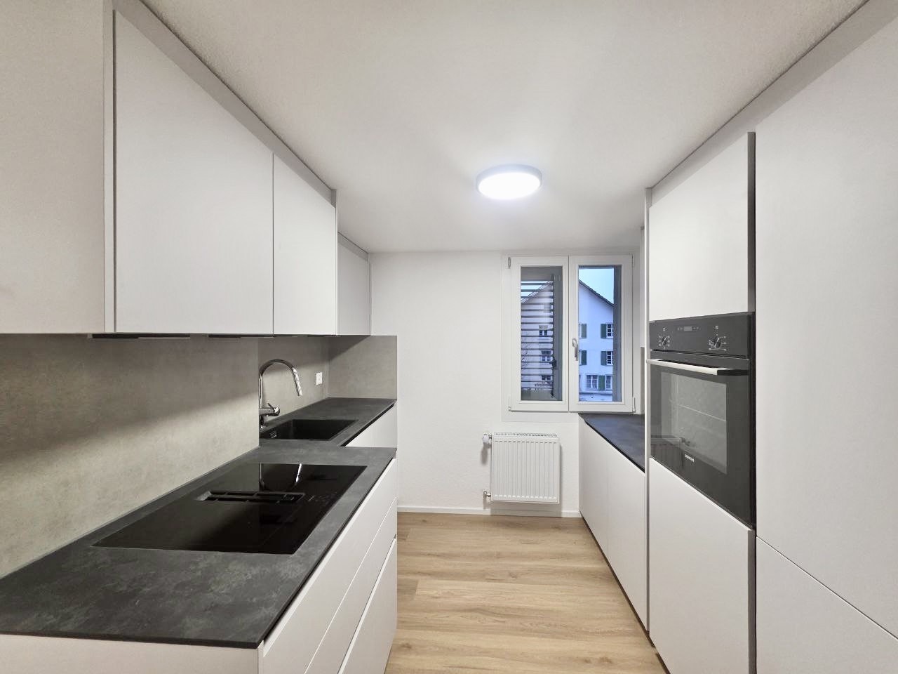 Erstvermietung nach Totalsanierung: möblierte WG-Zimmer -  Bild 1