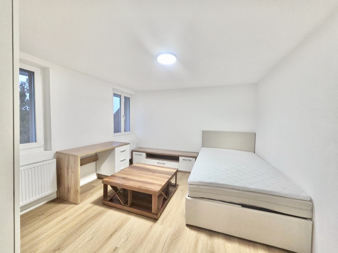 Erstvermietung nach Totalsanierung: möblierte WG-Zimmer -  Bild 2