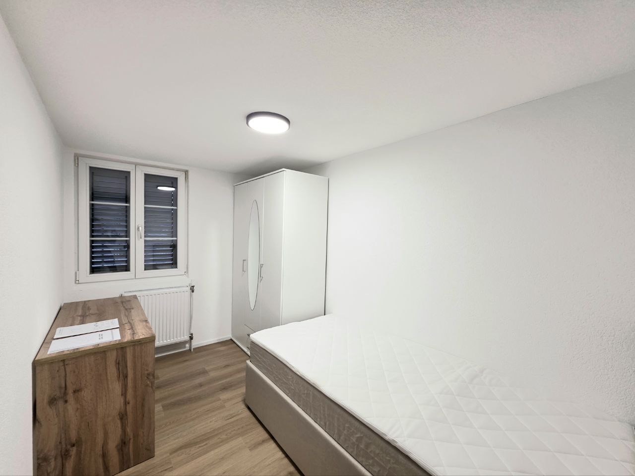 Erstvermietung nach Totalsanierung: möblierte WG-Zimmer -  Bild 4