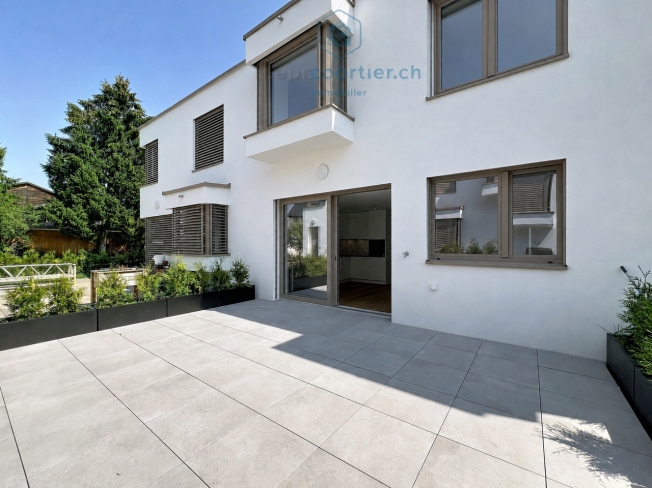 Neue Villa, neben dem Wald von Bouleyres, am Ufer des Flusses -  Bild 2