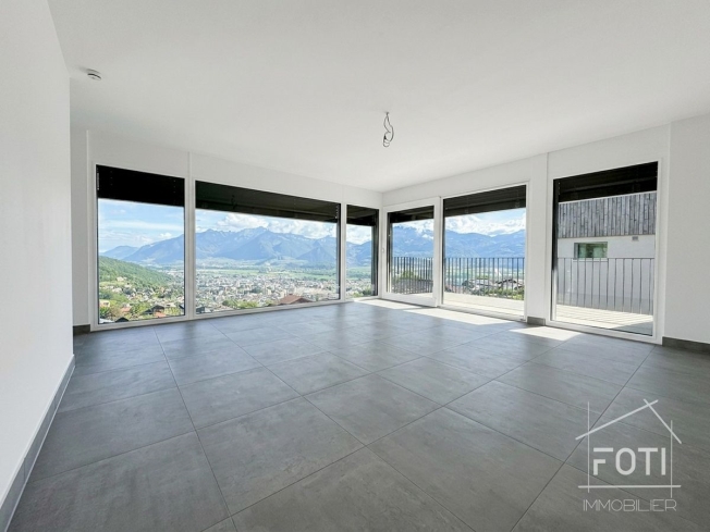 MIETKAUF Neue freistehende Villa mit 4,5 Zimmern und wunderschönem Blick auf die Ebene. -  Bild 3