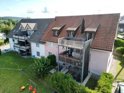 Grosszügige 3 1/2 Zimmer- Dachwohnung mit saniertem Bad -  Bild 1