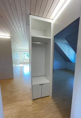 Grosszügige 3 1/2 Zimmer- Dachwohnung mit saniertem Bad -  Bild 4