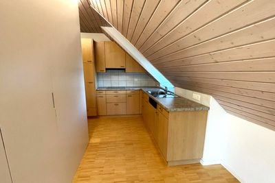 Grosszügige 3 1/2 Zimmer- Dachwohnung mit saniertem Bad -  Bild 7