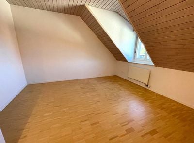 Grosszügige 3 1/2 Zimmer- Dachwohnung mit saniertem Bad -  Bild 11