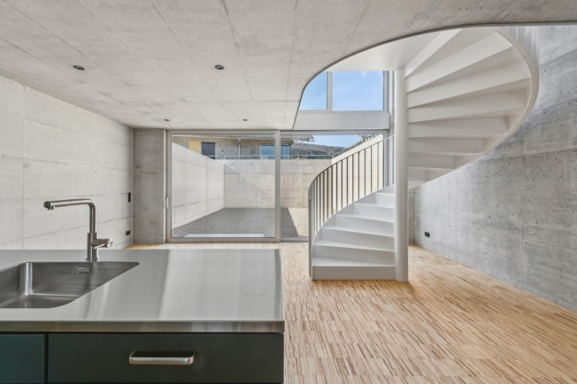 Luxuriöses Townhouse-Wohnen mit atemberaubendem Atrium und modernem Design -  Bild 6