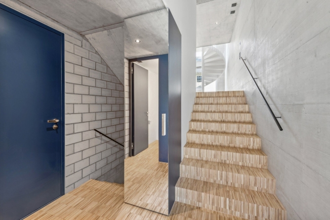 Luxuriöses Townhouse-Wohnen mit atemberaubendem Atrium und modernem Design -  Bild 11