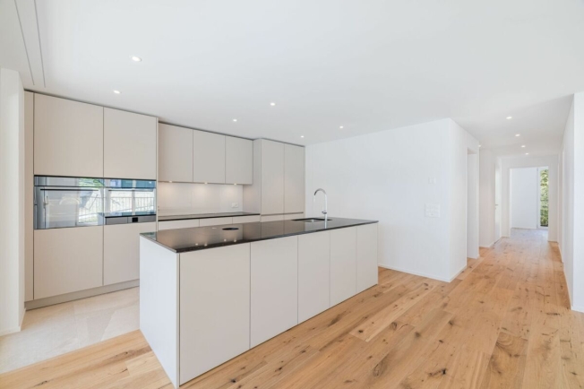 WO DIE SONNE ZU HAUSE IST STILVOLLE 4.5-ZIMMER-WOHNUNG AN RUHIGER LAGE -  Bild 3