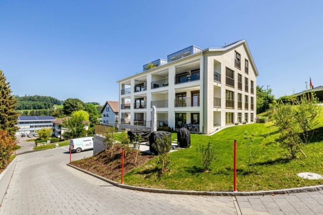 WO DIE SONNE ZU HAUSE IST STILVOLLE 4.5-ZIMMER-WOHNUNG AN RUHIGER LAGE -  Bild 9
