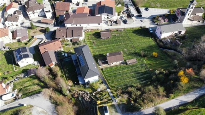 ZU VERKAUFEN IN CONTONE (Gambarogno) - GROSSES BEBAUBARES LAND -  Bild 1