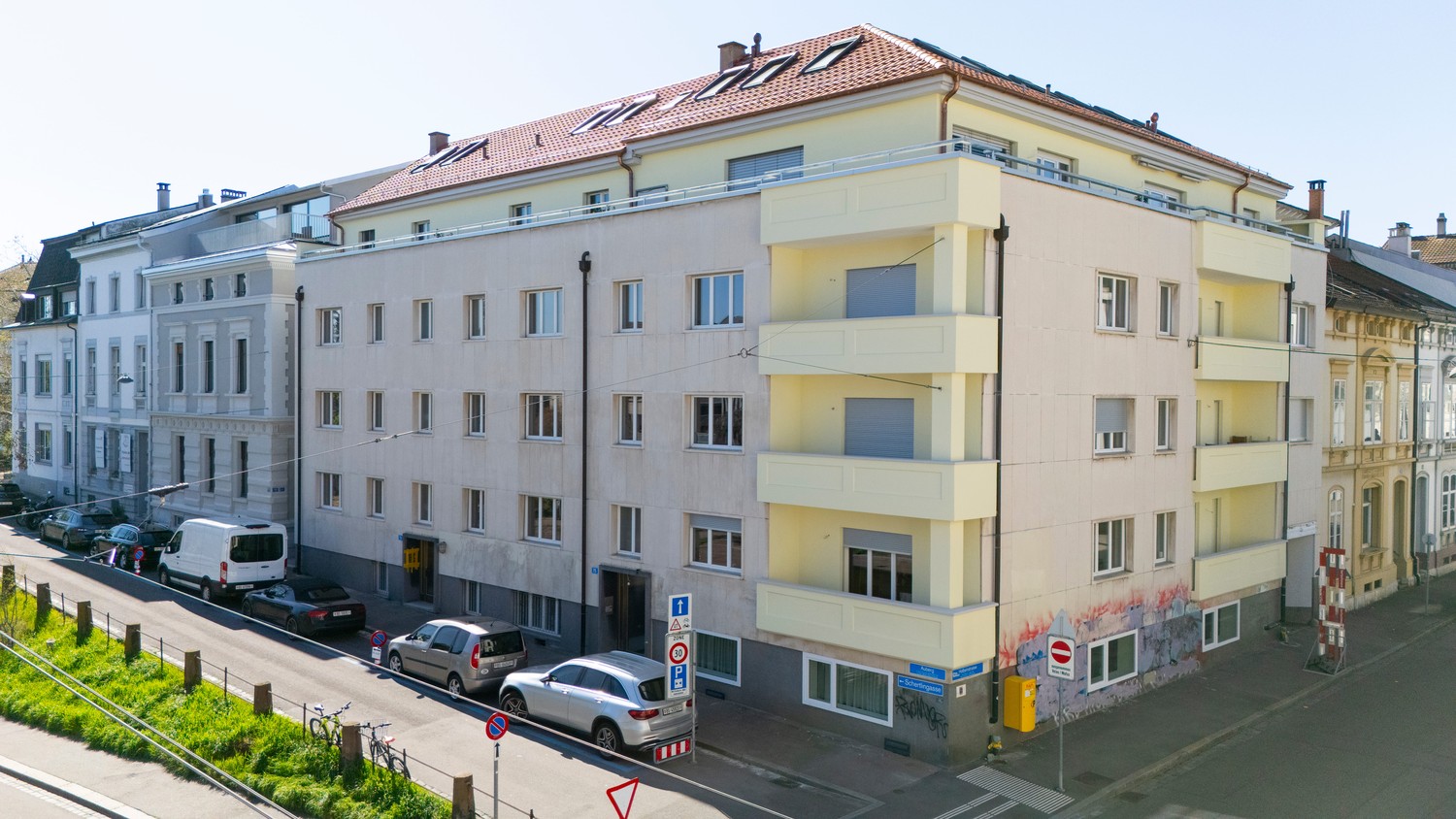 Erstbezug nach komplettem Dachausbau  exklusive Dachgeschosswohnung mit Cabriofenster in zentraler Lage -  Bild 1