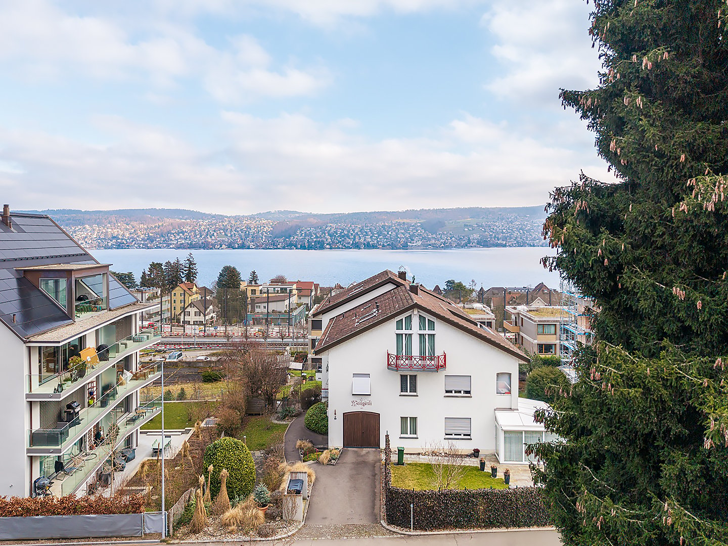 EQUINOX76 - Maisonette-Dachwohnung an privilegierter Hanglage - Aussicht