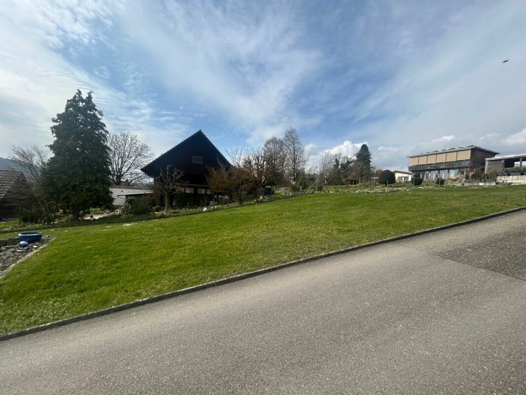 Luxuriöses Einfamilienhaus an begehrter Aare-Lage -  Bild 2