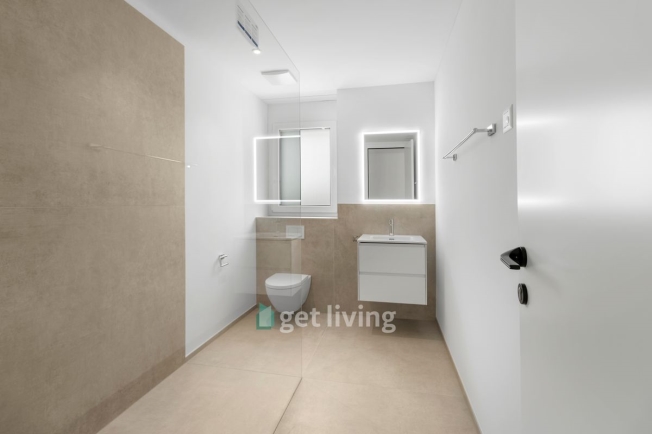 NEUBAU AN TOPLAGE MIT GROSSZÜGIGEM SITZPLATZ (40 M²) SOWIE EIGENER WASCHKÜCHE UND KELLER (17,4 M²). DIE WOHNUNG KANN AUF WUNSCH AUCH MÖBLIERT GEMIETET WERDEN. -  Bild 3