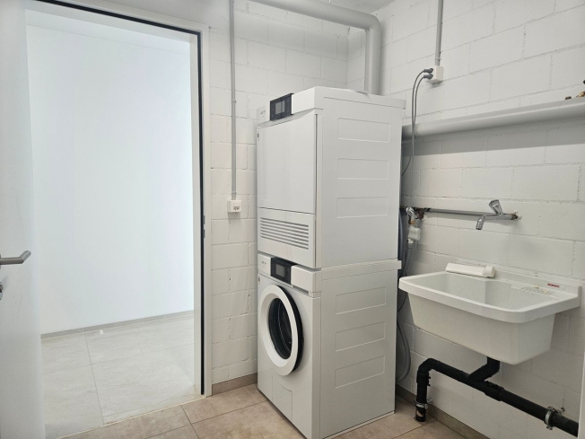 NEUBAU AN TOPLAGE MIT GROSSZÜGIGEM SITZPLATZ (40 M²) SOWIE EIGENER WASCHKÜCHE UND KELLER (17,4 M²). DIE WOHNUNG KANN AUF WUNSCH AUCH MÖBLIERT GEMIETET WERDEN. -  Bild 6