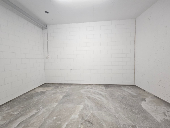 NEUBAU AN TOPLAGE MIT GROSSZÜGIGEM SITZPLATZ (40 M²) SOWIE EIGENER WASCHKÜCHE UND KELLER (17,4 M²). DIE WOHNUNG KANN AUF WUNSCH AUCH MÖBLIERT GEMIETET WERDEN. -  Bild 7