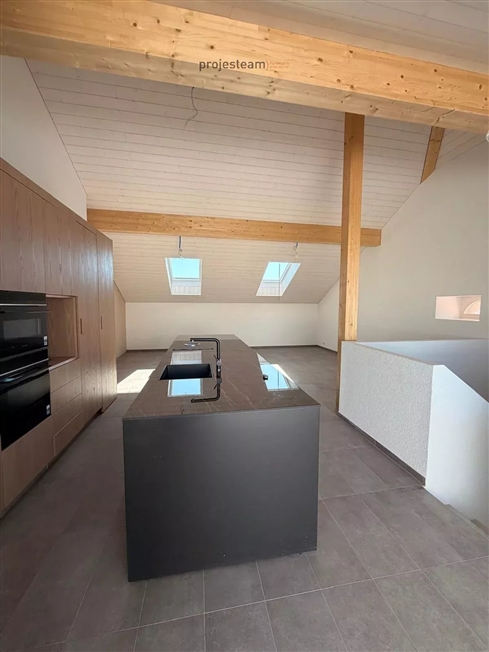 Bauernhaus im Umbau - Dachgeschoss-Maisonette mit Charakter und Charme, akzentuiert durch doppelte Deckenhöhen -  Bild 3