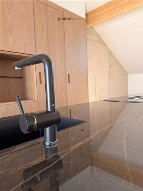 Bauernhaus im Umbau - Dachgeschoss-Maisonette mit Charakter und Charme, akzentuiert durch doppelte Deckenhöhen -  Bild 4