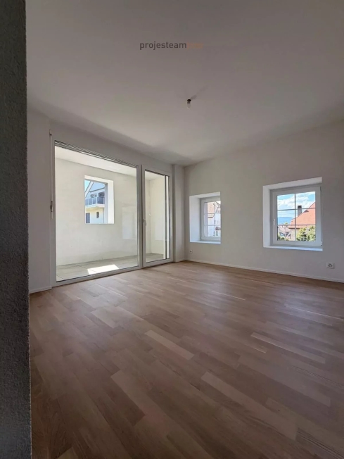 Bauernhaus im Umbau - Dachgeschoss-Maisonette mit Charakter und Charme, akzentuiert durch doppelte Deckenhöhen -  Bild 9