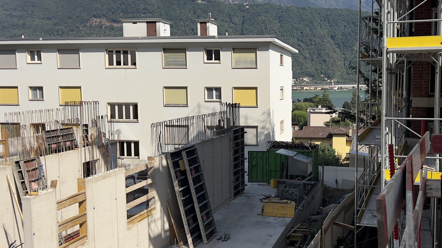 NUOVI MODERNI 4.5 LOCALI CON GIARDINO E VISTA LAGO A MELIDE -  Bild 9