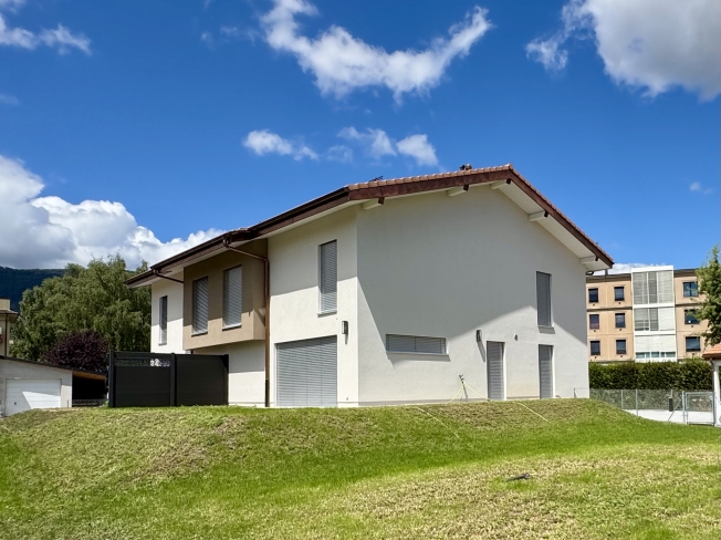 Geräumiges Doppelhaus mit 6 1/2 Zimmern und 155 m² in Bière -  Bild 1