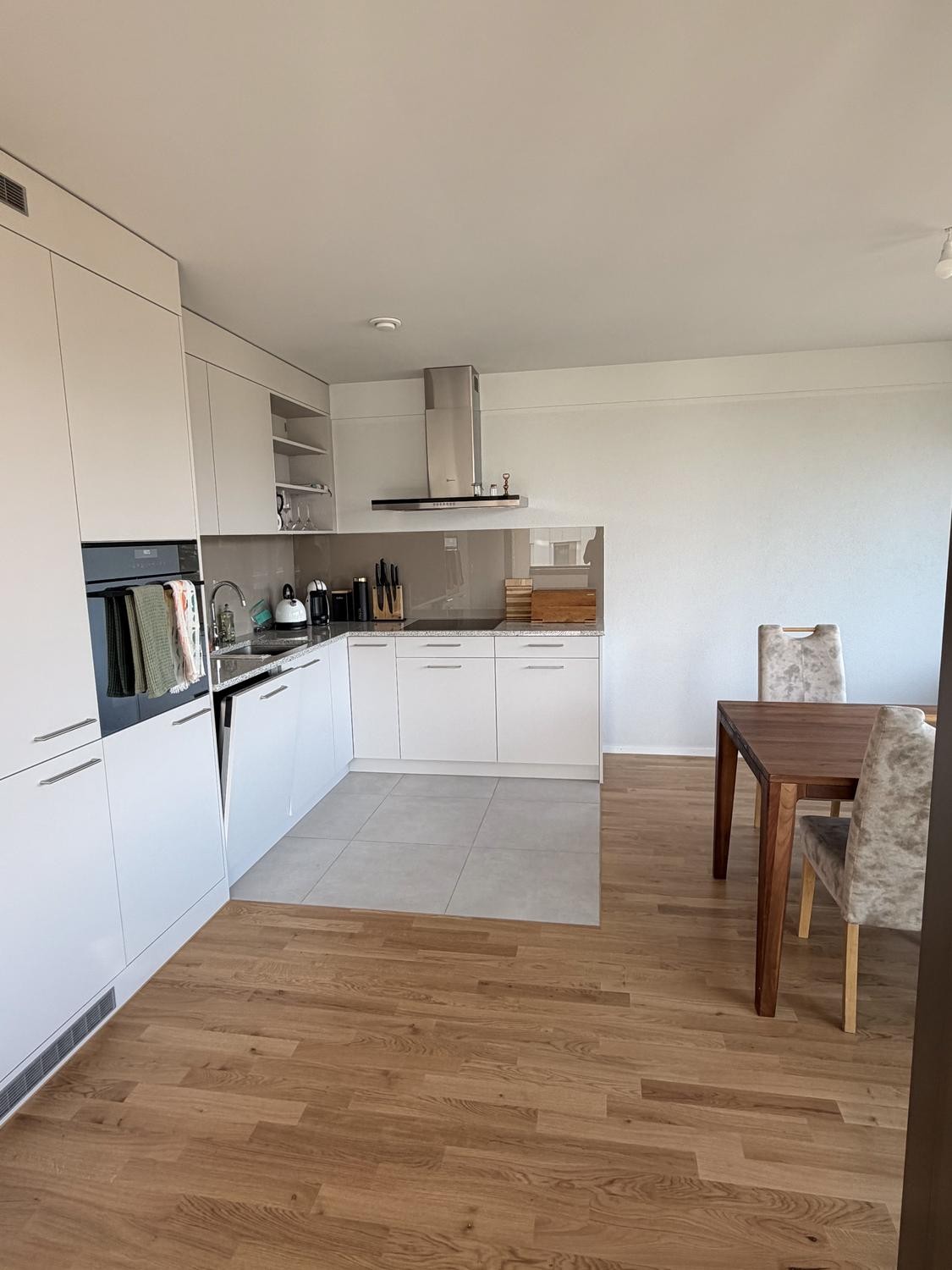 Neubau Wohnung November bis Juli zu vermieten! -  Bild 3