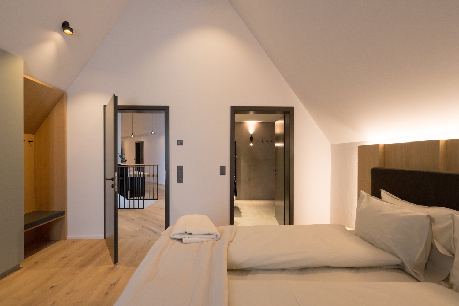 Contemporary Alpine living in the heart of Andermatt -  Bild 2