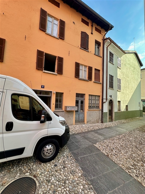 Gebäudekomplex mit Innenhof im Zentrum von Chiasso -  Bild 2