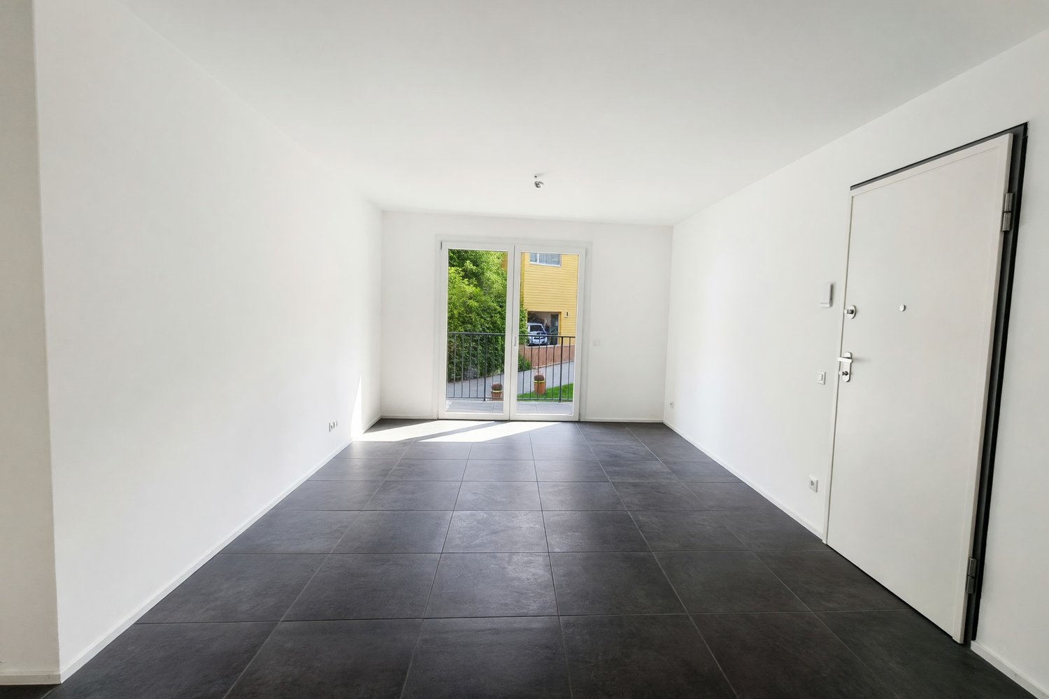 Nuovo appartamento 3,5 con terrazza coperta e due balconi -  Bild 2