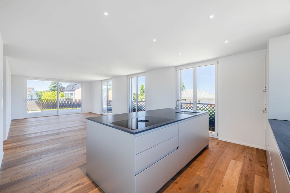 Nur 5 Minuten von Kreuzlingen entfernt: Grosszügig wohnen - attraktive 4.5-Zimmer-Neubauwohnung mit Balkon -  Bild 1