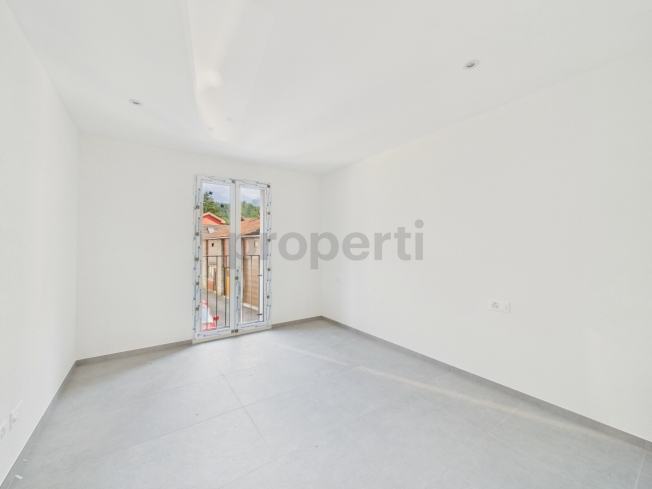 Moderno attico 3.5 locali con parcheggio privato, Biasca -  Bild 7