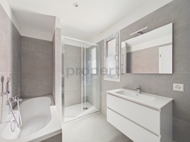 Moderno attico 3.5 locali con parcheggio privato, Biasca -  Bild 8