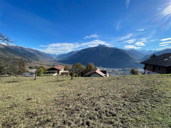 Zwischen Ebene und Berg, prächtiges neues Chalet bei Crans-Montana mit atemberaubendem Blick auf das 4000 Wallis -  Bild 6