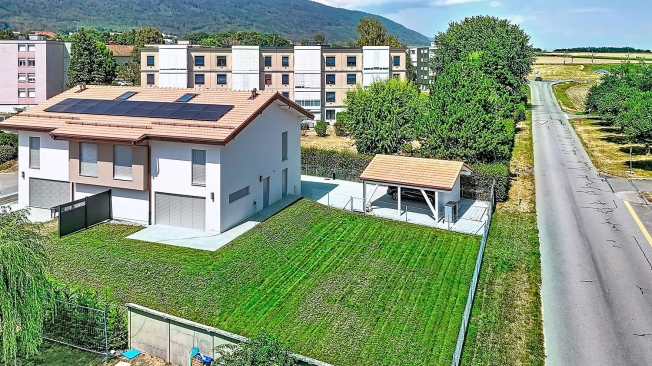 7-Zimmer-Doppelvilla mit Garten -  Bild 1
