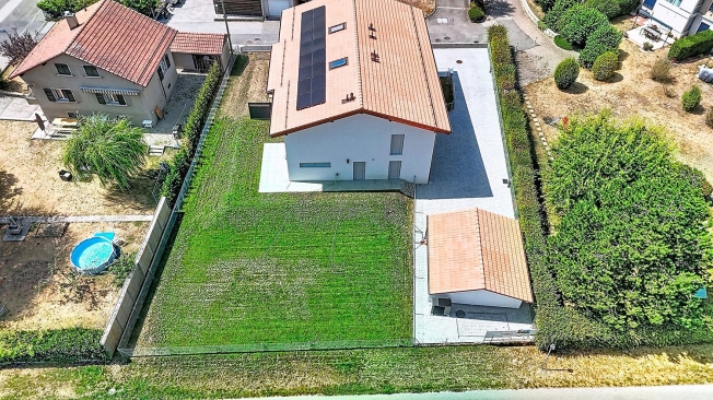 7-Zimmer-Doppelvilla mit Garten -  Bild 2