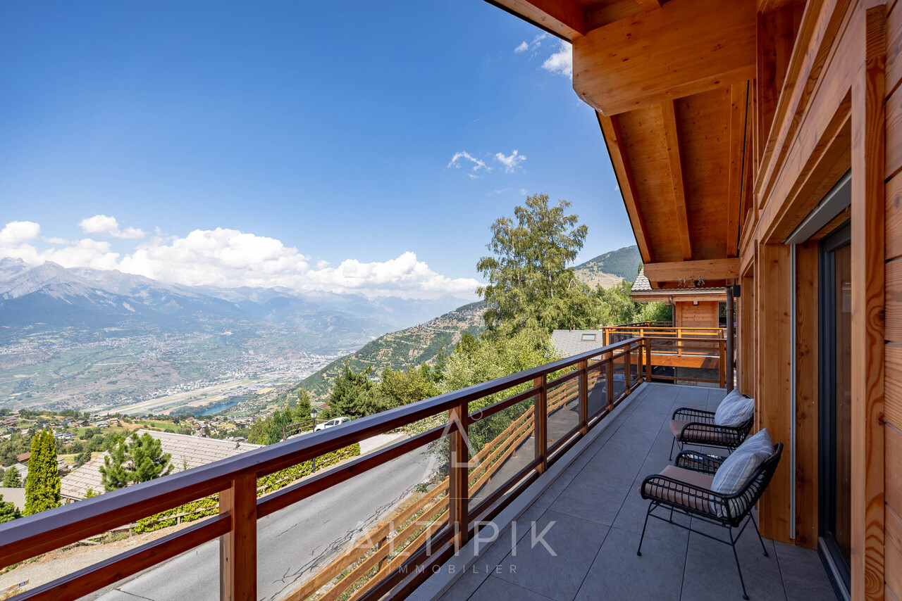 Un chalet récent (2021) avec les Alpes en toile de fond -  Bild 5