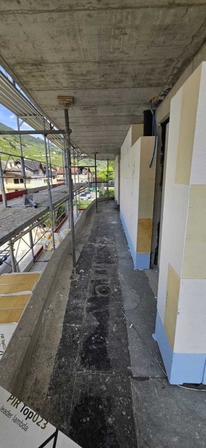 Helle Wohnung im Erdgeschoss mit atemberaubender Terrasse und Blick auf die Alpen -  Bild 7