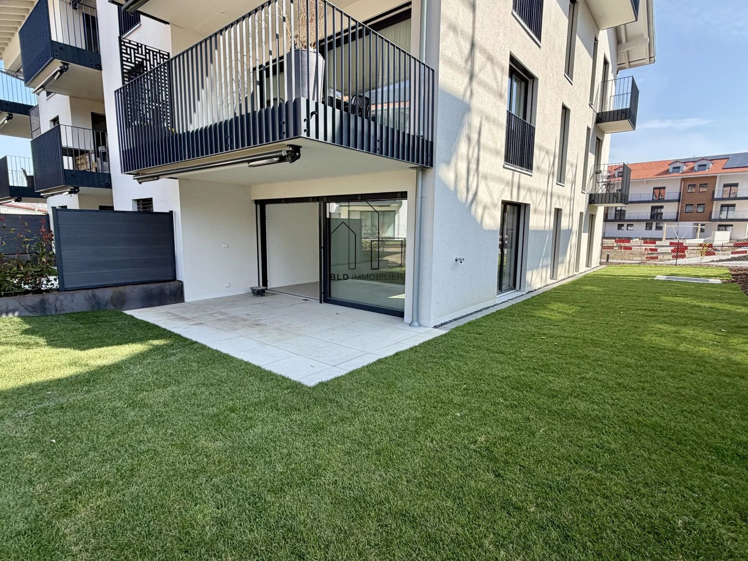 Leben Sie das Außergewöhnliche im Alltag? Neuwertiges Erdgeschossapartment -  Bild 2