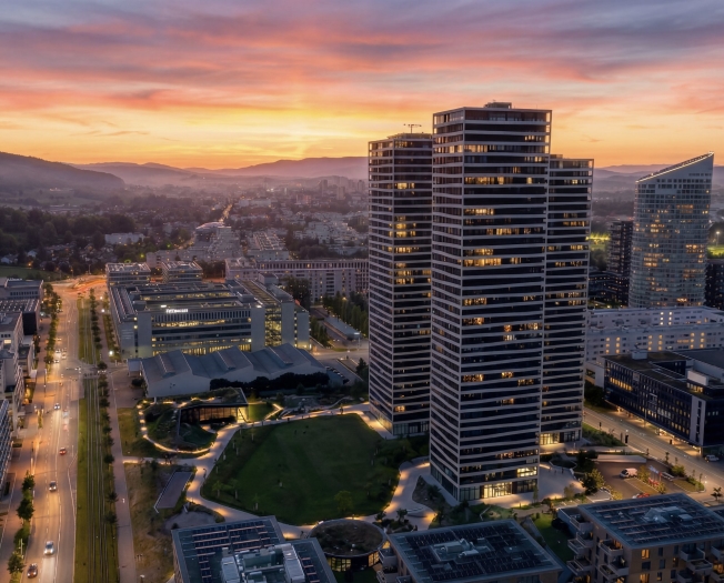 Seltene Gelegenheit im beliebten Three Point Projekt - Luxus über den Dächern (33. Etage) -  Bild 1
