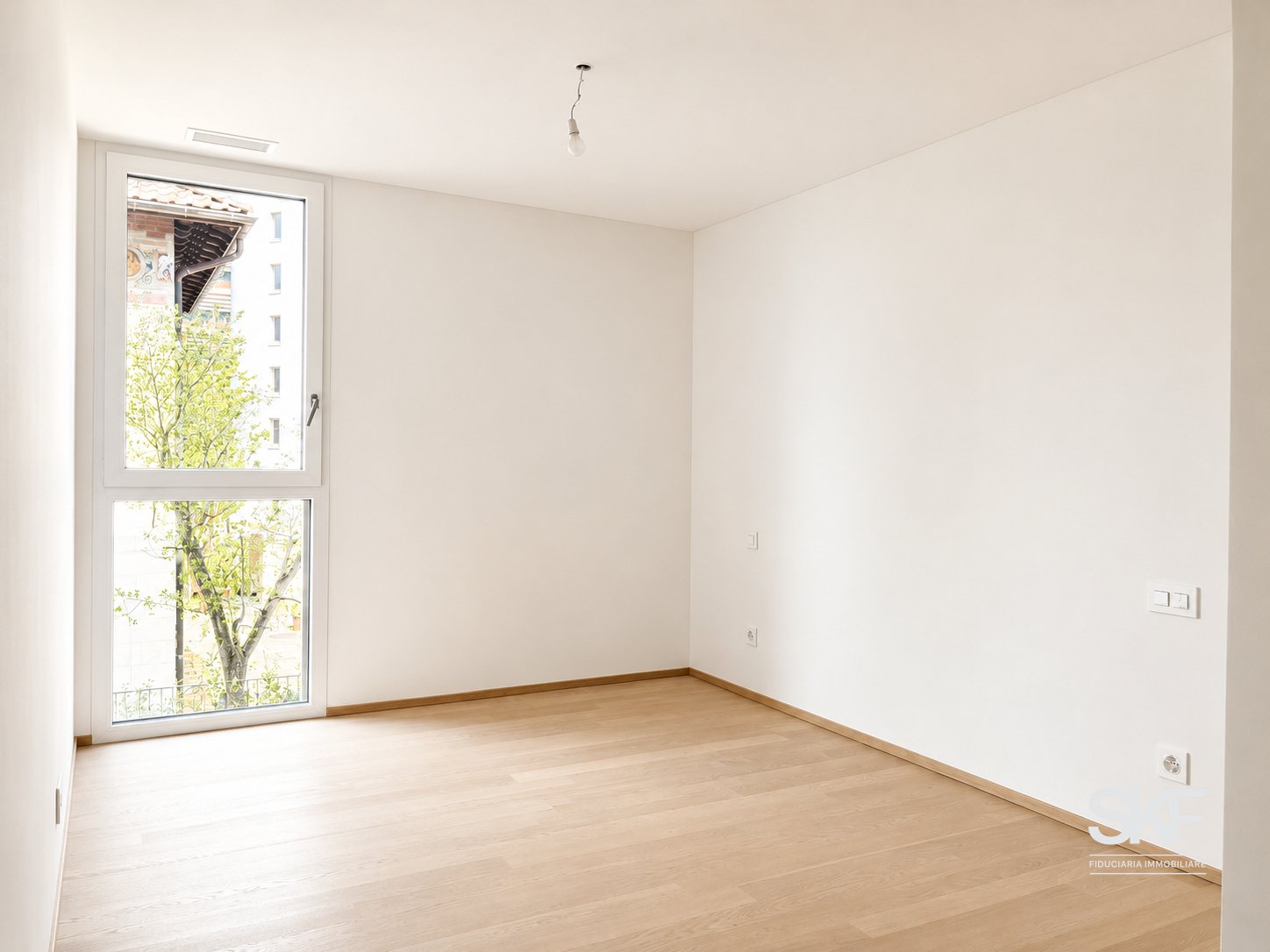 BELLINZONA - VENDESI NUOVO 3.5 LOCALI CON AMPIA TERRAZZA - Camera