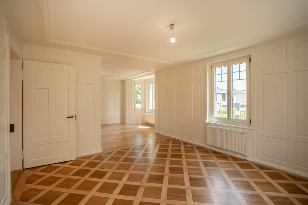 traumhaftes 6.5-Zimmer-Einfamilienhaus | Grundstücksfläche 642 m² -  Bild 2