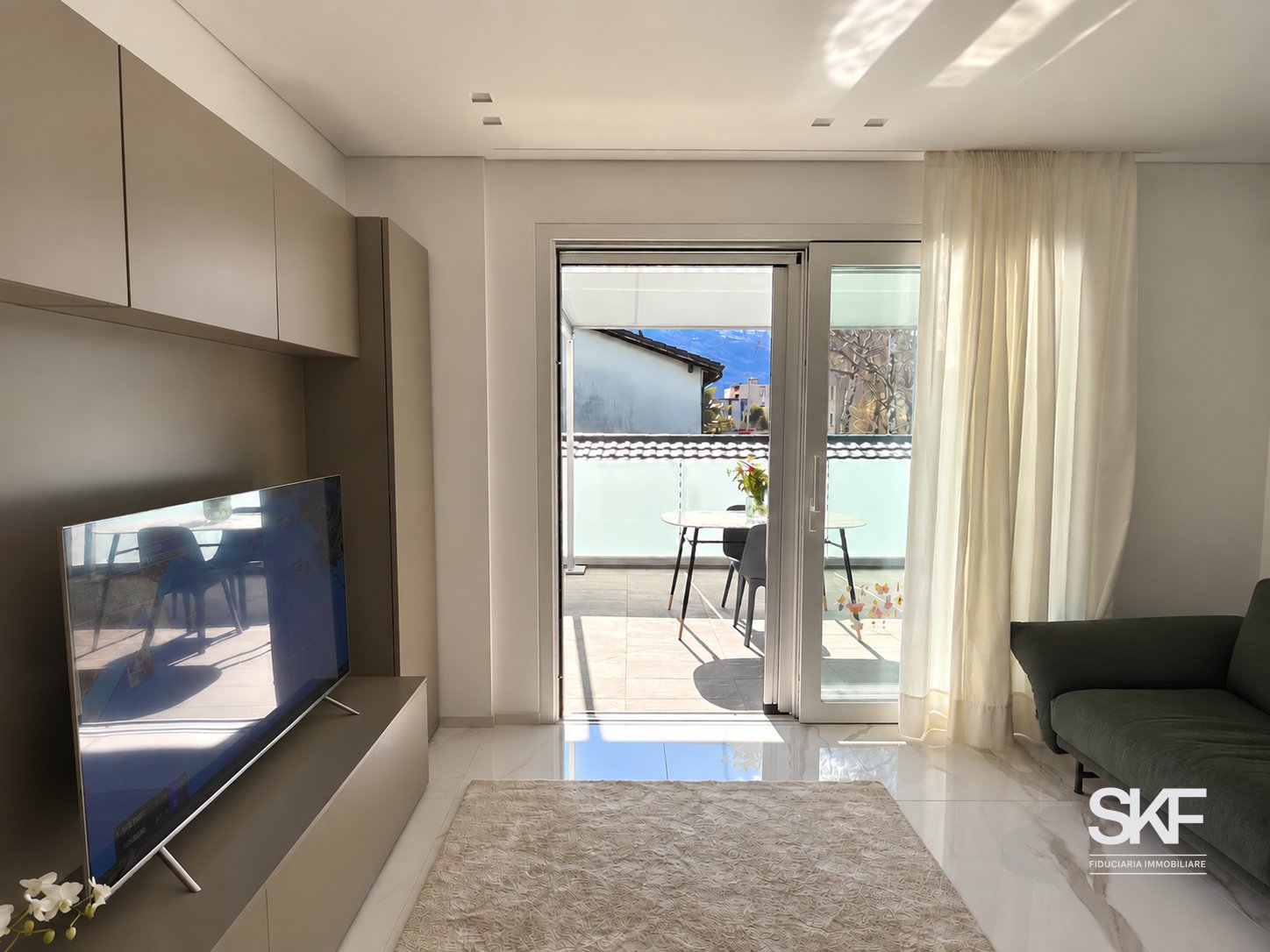 BELLINZONA - SPLENDIDA E MODERNA PROPRIETÀ BIFAMILIARE - Sala