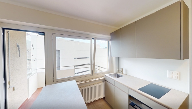 Topmodernes Attika-Studio mit Seesicht und Parkplatz -  Bild 2
